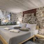 Canava In Santorini Emporio (Santorini)
