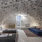 Canava In Santorini Emporio (Santorini)