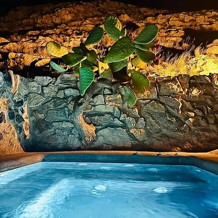 Canava In Santorini Emborió
