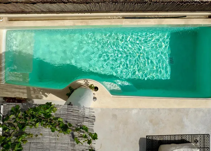 Canava In Santorini Emporio (Santorini)