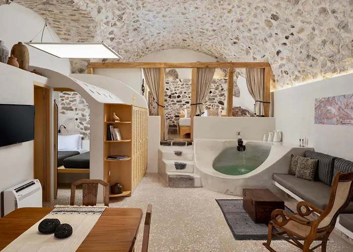 Canava In Santorini Emporio (Santorini)