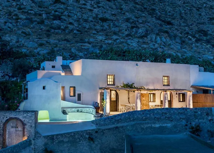 Canava In Santorini Emporio (Santorini)