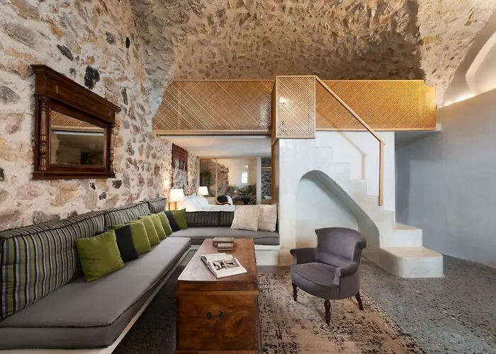 Canava In Santorini Emporio (Santorini)