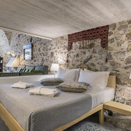 Canava In Santorini Emporio (Santorini)